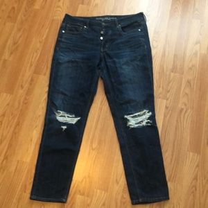 AE distressed tomgirl jeans